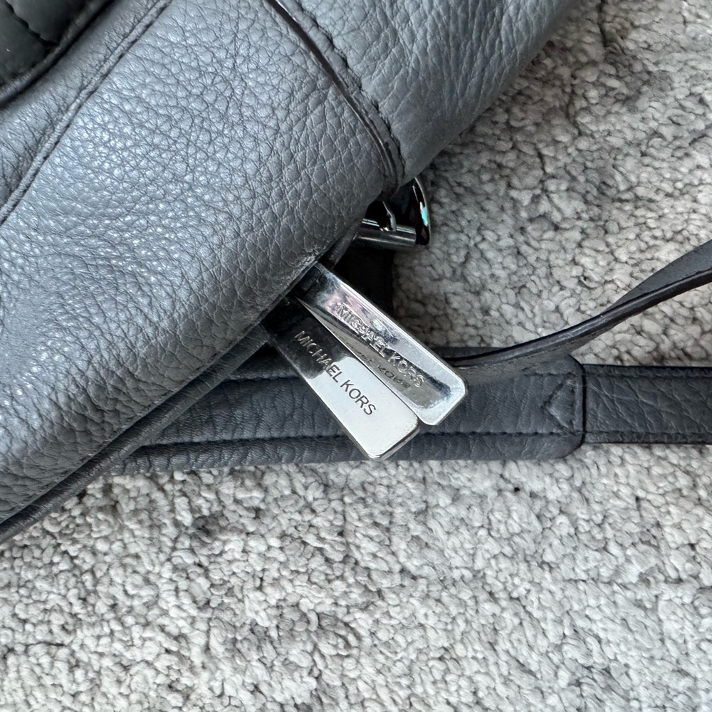 Michael Kors Leather Backpack + Wallet Set Gray - Picture 13 of 14